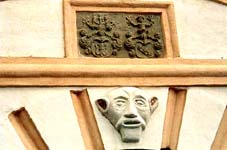 Шведские ворота в Приекуле, фрагмент декора