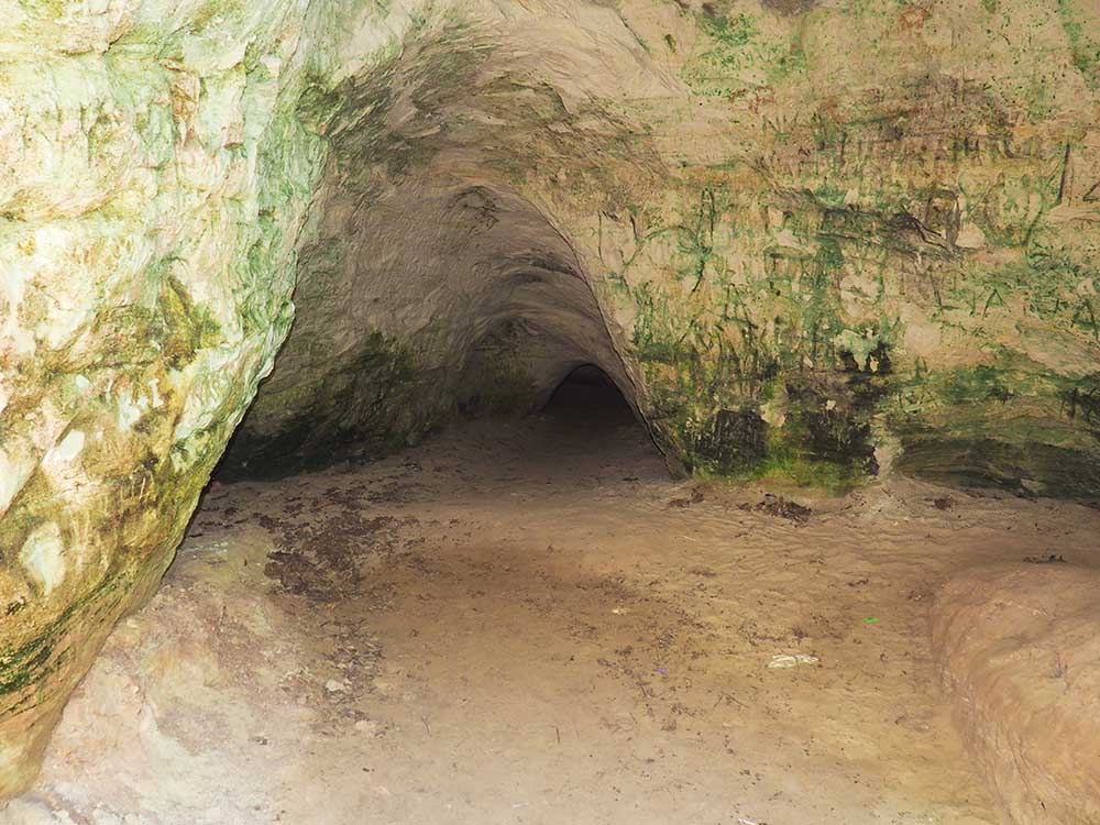 Чертова пещера, фото Г.В., 2020 г.