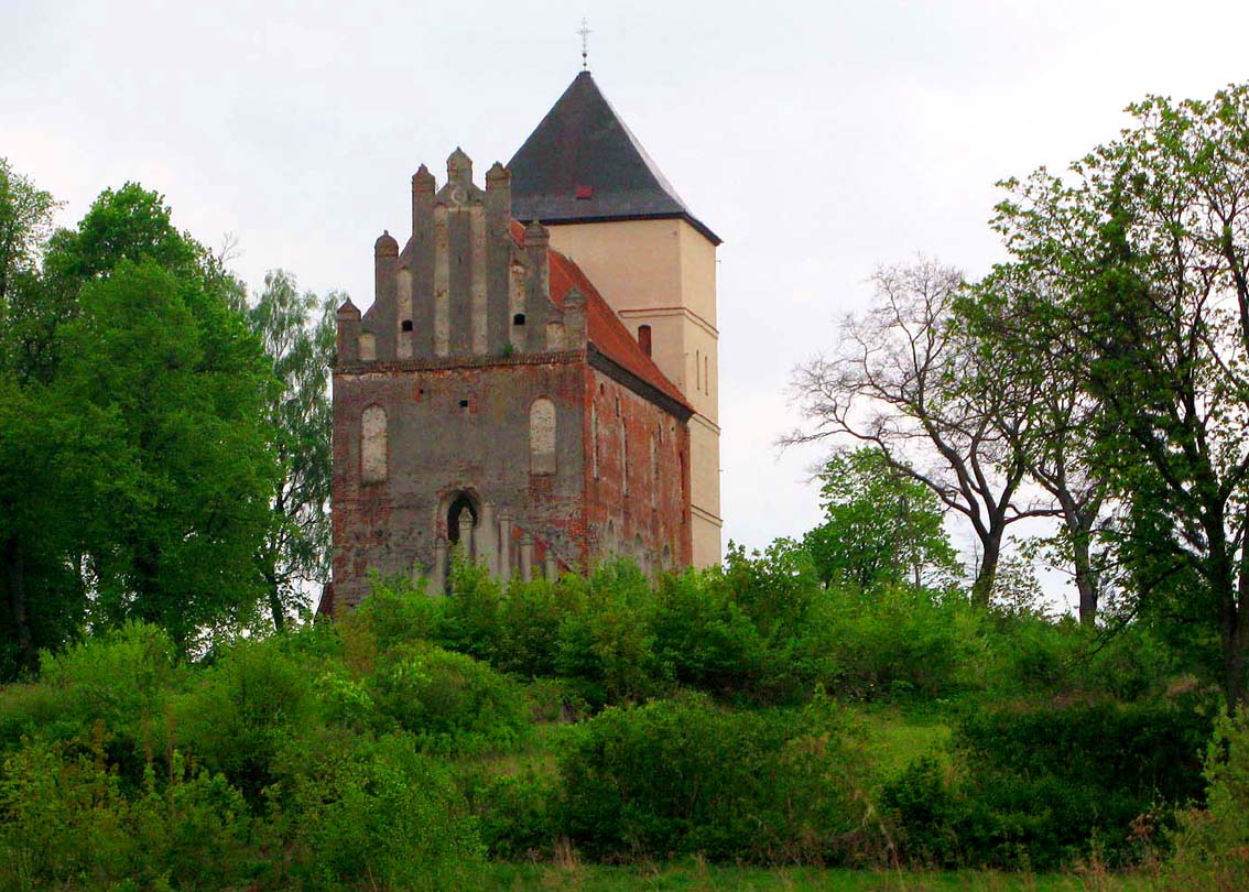 Замок Базлак, фото В.Смолика, 2012 г.